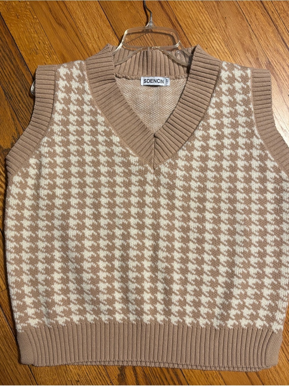 Tan & Cream Houndstooth V-Neck Sweater Vest